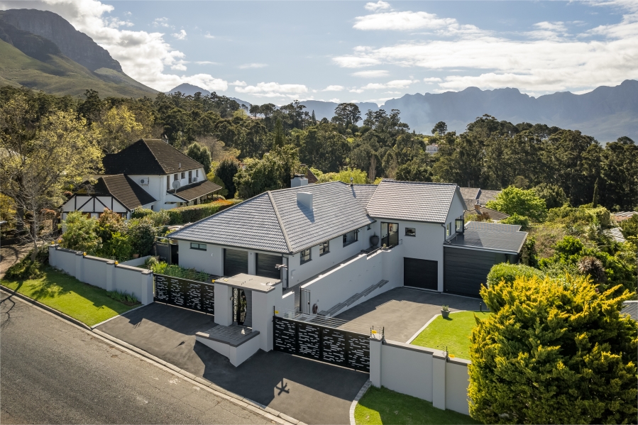 4 Bedroom Property for Sale in Helderrand Western Cape